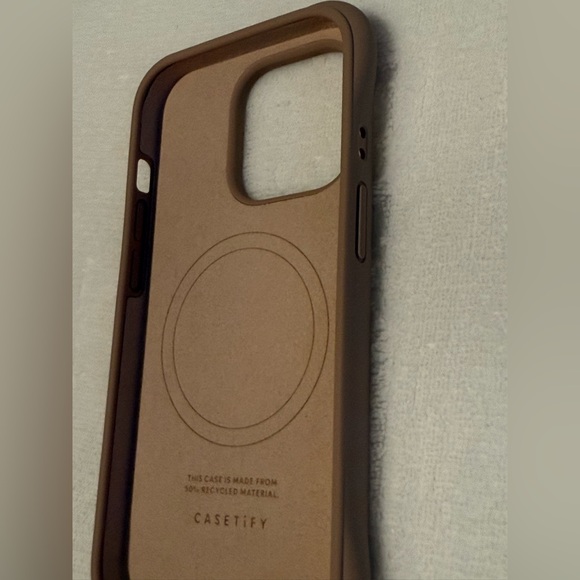 CASETiFY Essentials Ripple Case w/ Magsafe for iPhone 14 Pro New- Latte - Picture 7 of 7